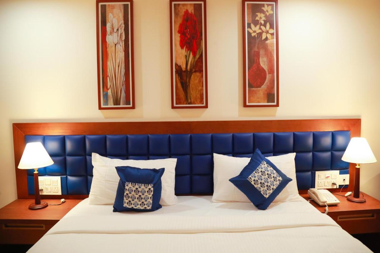 The Times Hotel Kochi Exterior photo